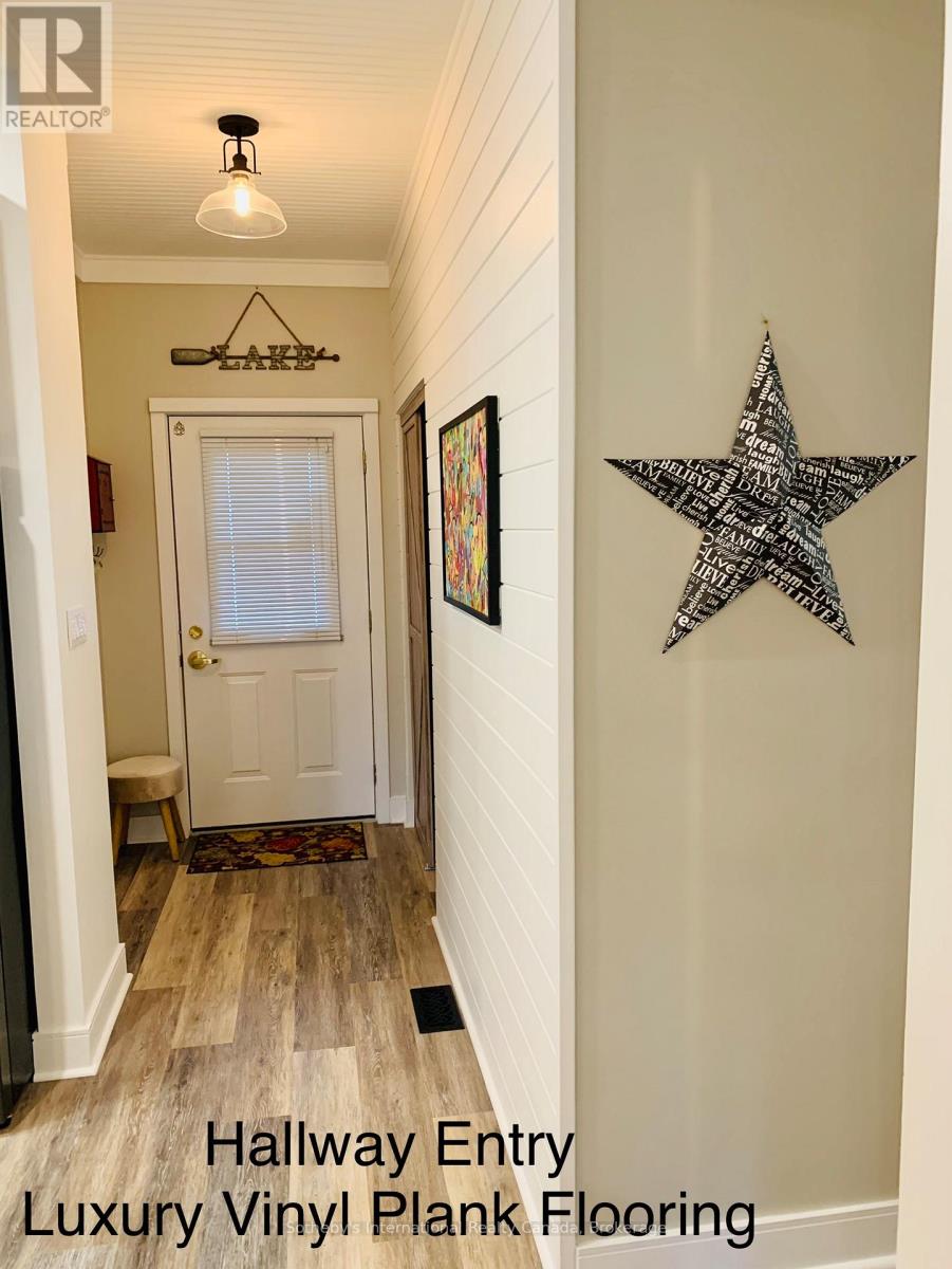 674 Johnston Park Avenue, Collingwood, Ontario L9Y 5C7 - Photo 3 - S12517500