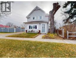 332 Grey Street, Granum, Ca