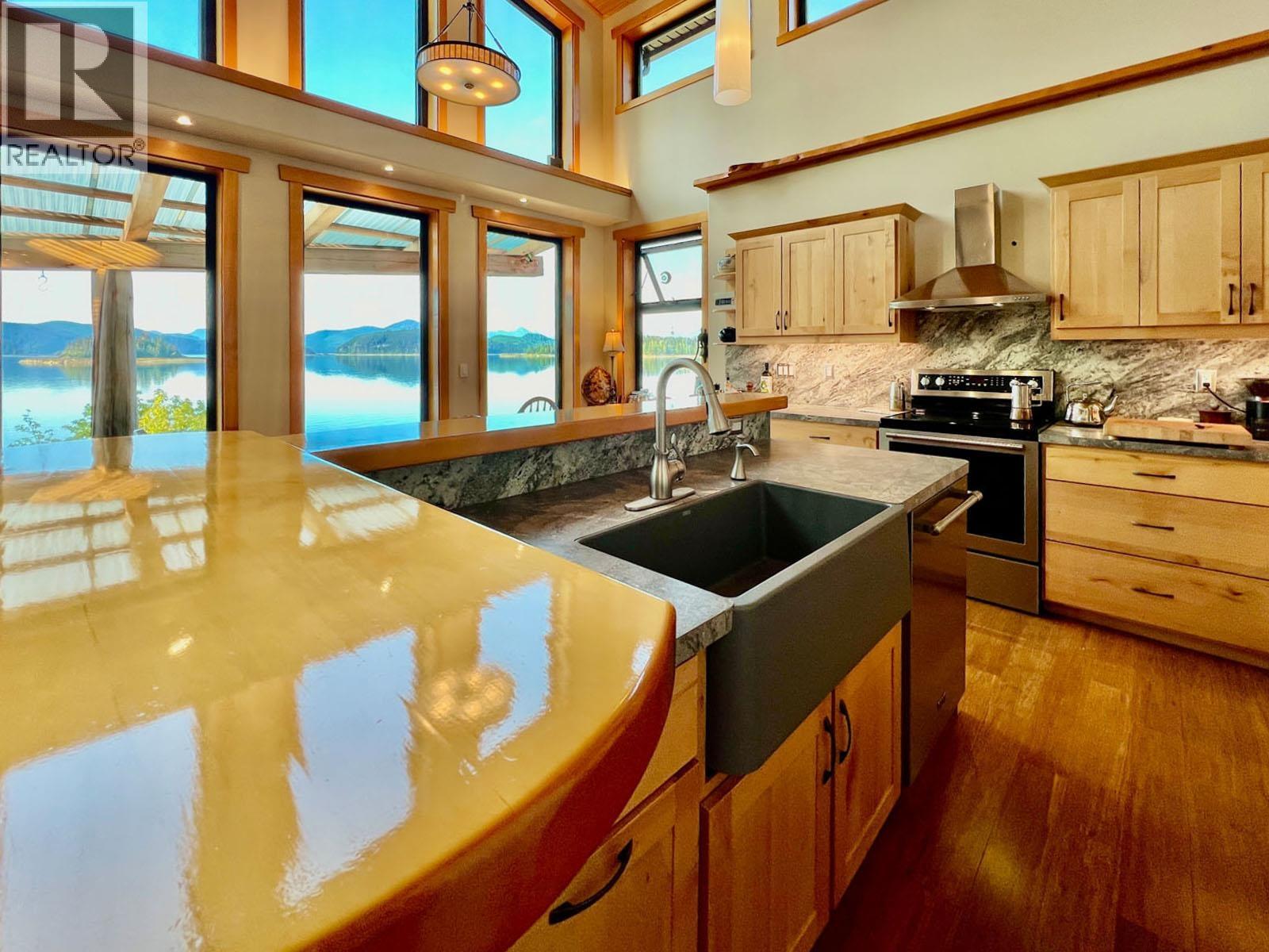 3506 Oceanview Drive, Daajing Giids City, British Columbia  V0T 1S0 - Photo 16 - R3028288