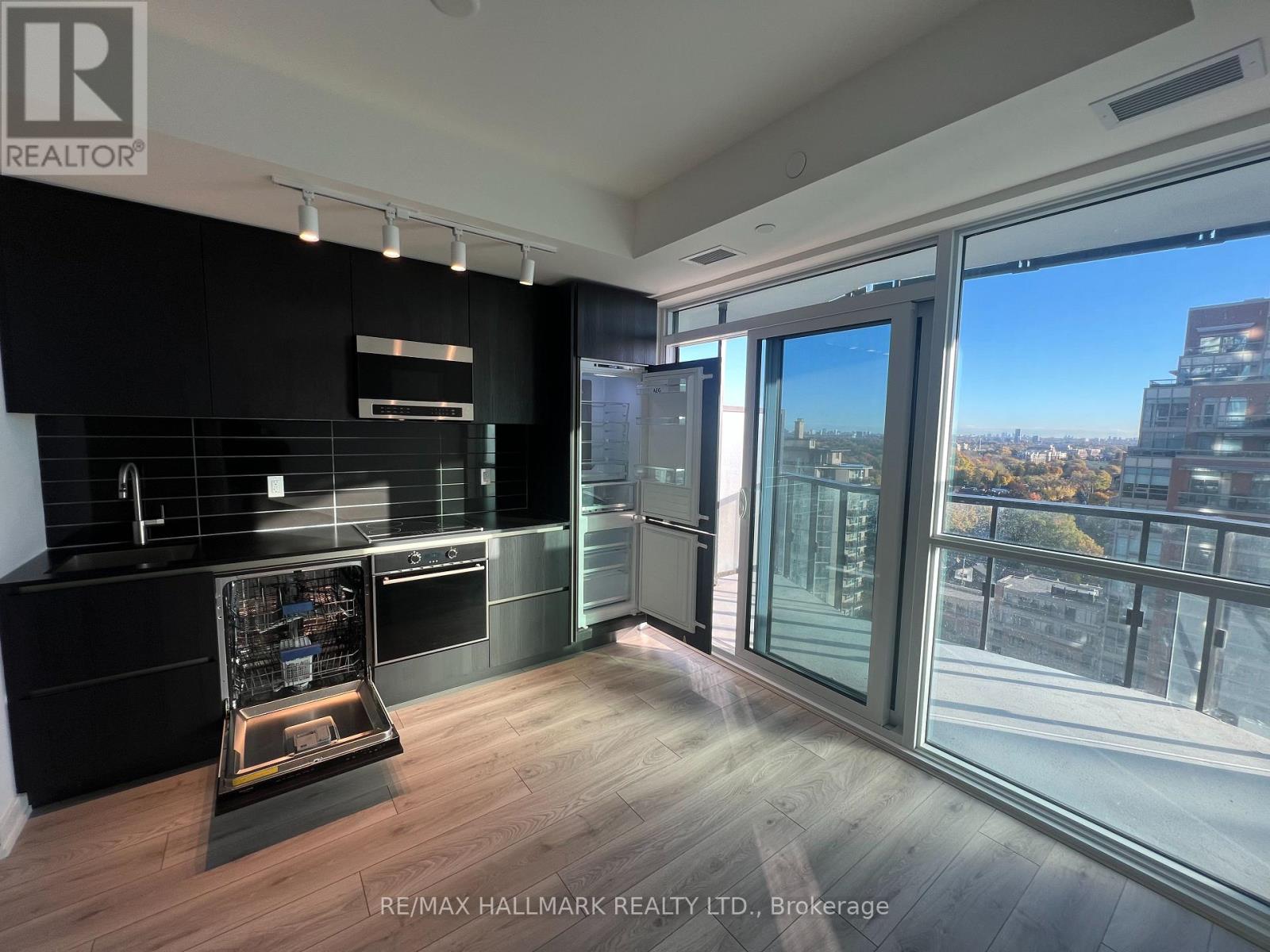 1303 - 110 Broadway Avenue, Toronto, Ontario  M4P 1V7 - Photo 15 - C12517050