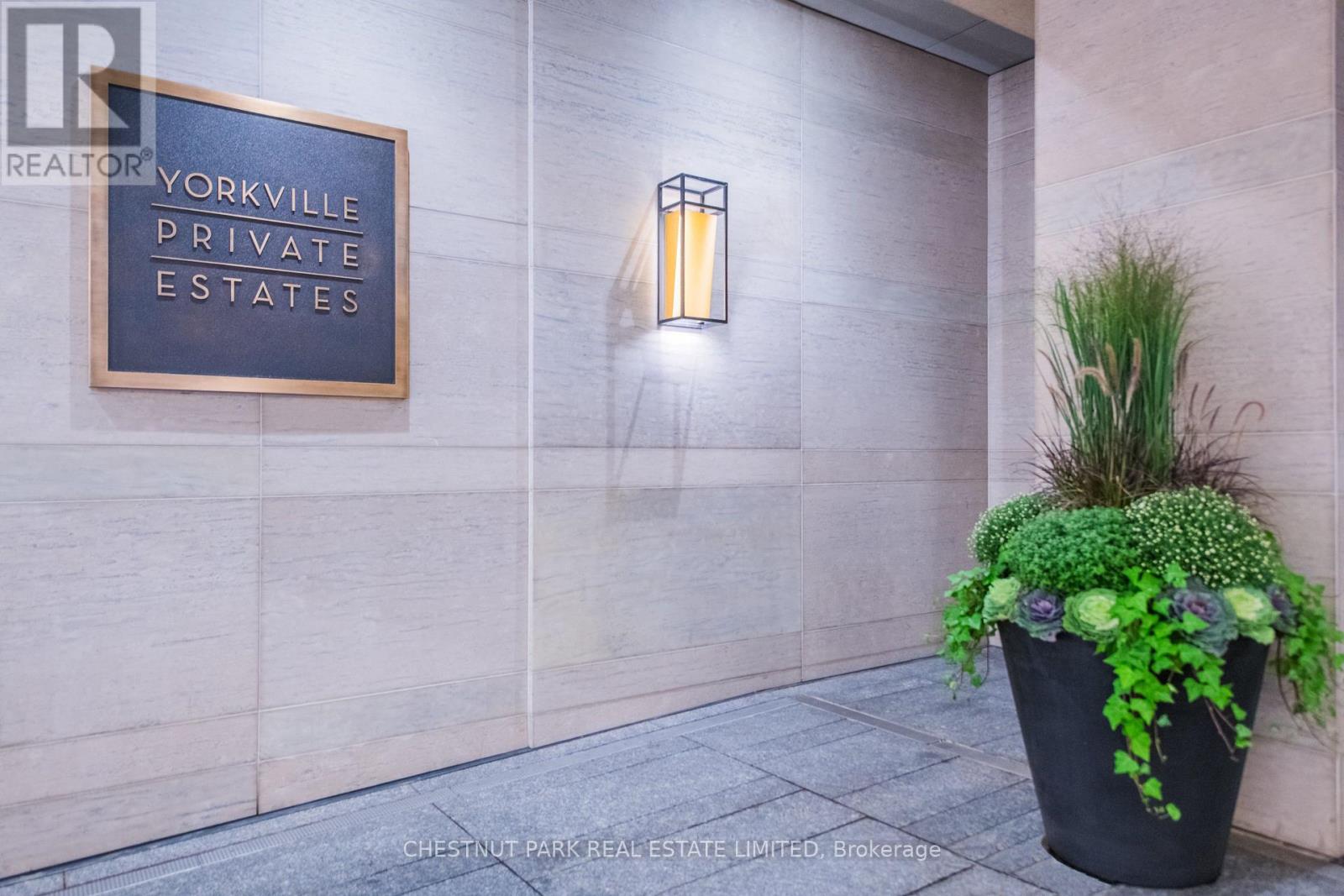 2703 - 200 Cumberland Street, Toronto, Ontario  M5R 0B7 - Photo 25 - C12517100