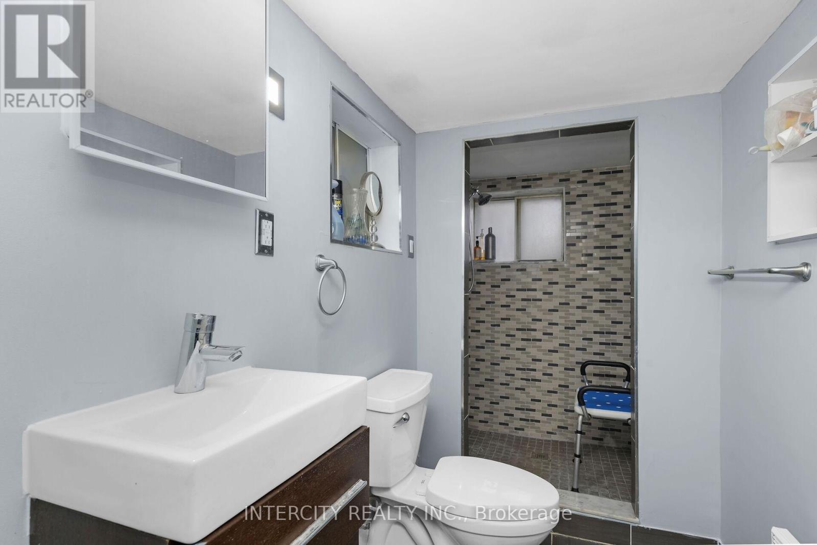 161 Wychwood Avenue, Toronto, Ontario  M6C 2T4 - Photo 32 - C12517122