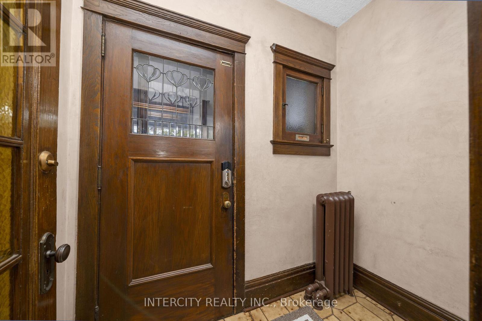 161 Wychwood Avenue, Toronto, Ontario  M6C 2T4 - Photo 4 - C12517122