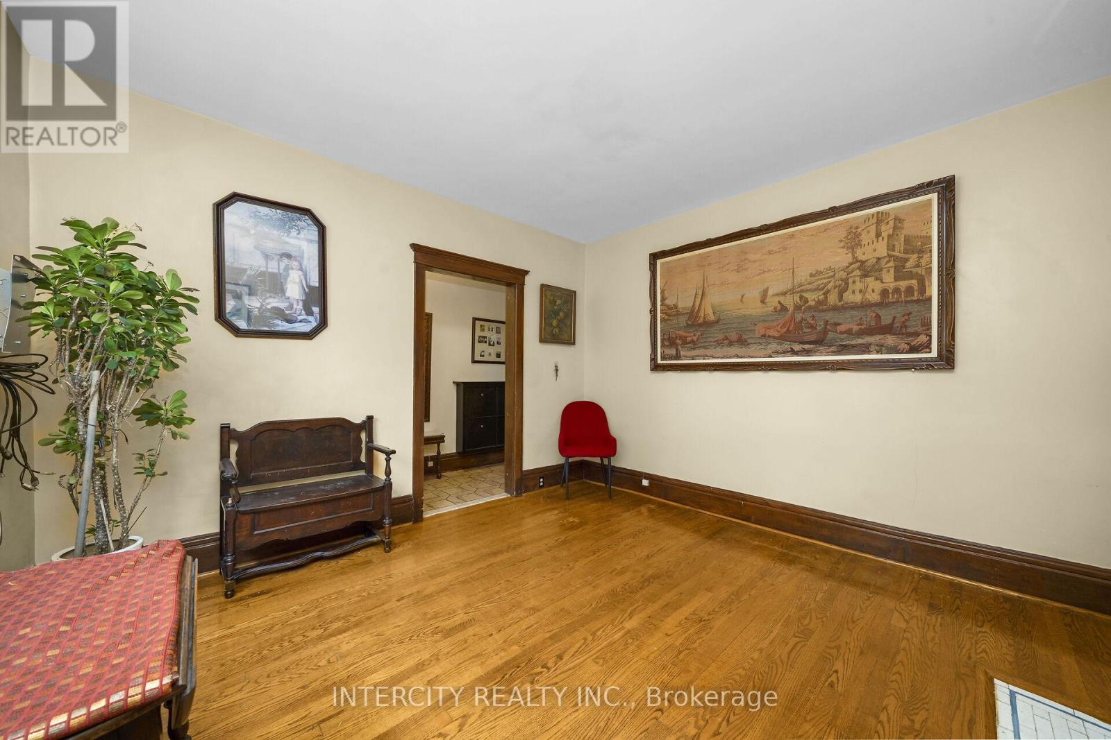 161 Wychwood Avenue, Toronto, Ontario  M6C 2T4 - Photo 7 - C12517122