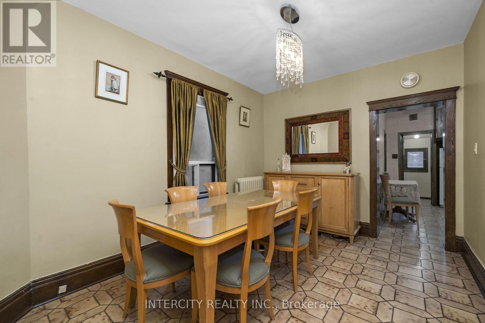 161 Wychwood Avenue, Toronto, Ontario  M6C 2T4 - Photo 8 - C12517122