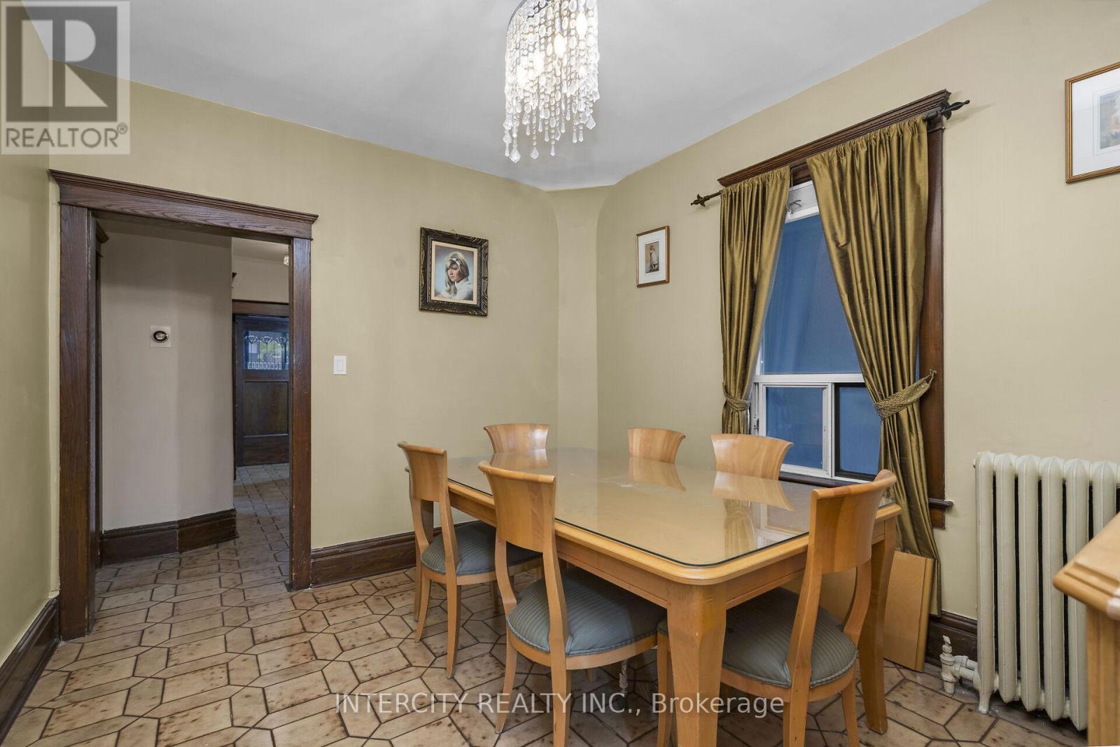 161 Wychwood Avenue, Toronto, Ontario  M6C 2T4 - Photo 9 - C12517122