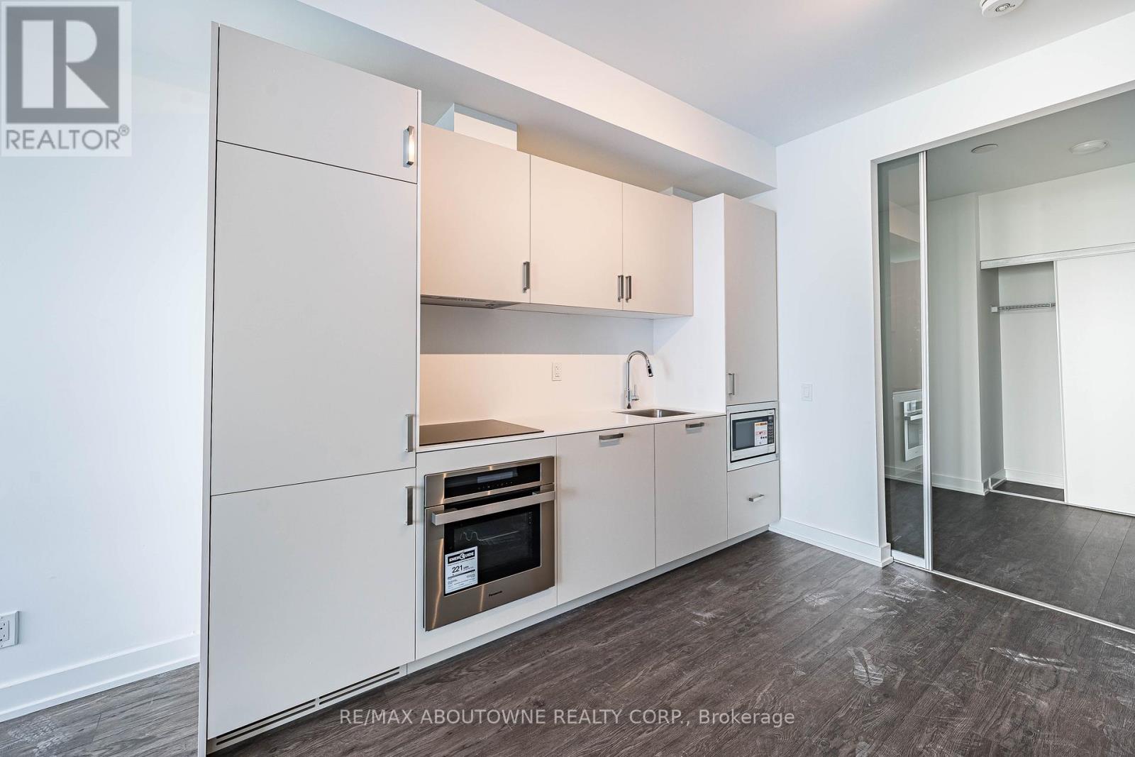 5308 - 88 Queen Street E, Toronto, Ontario  M5C 0B6 - Photo 15 - C12517160