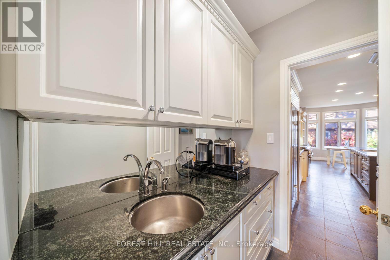 2 St Hildas Avenue, Toronto, Ontario  M4N 2P4 - Photo 15 - C12517190