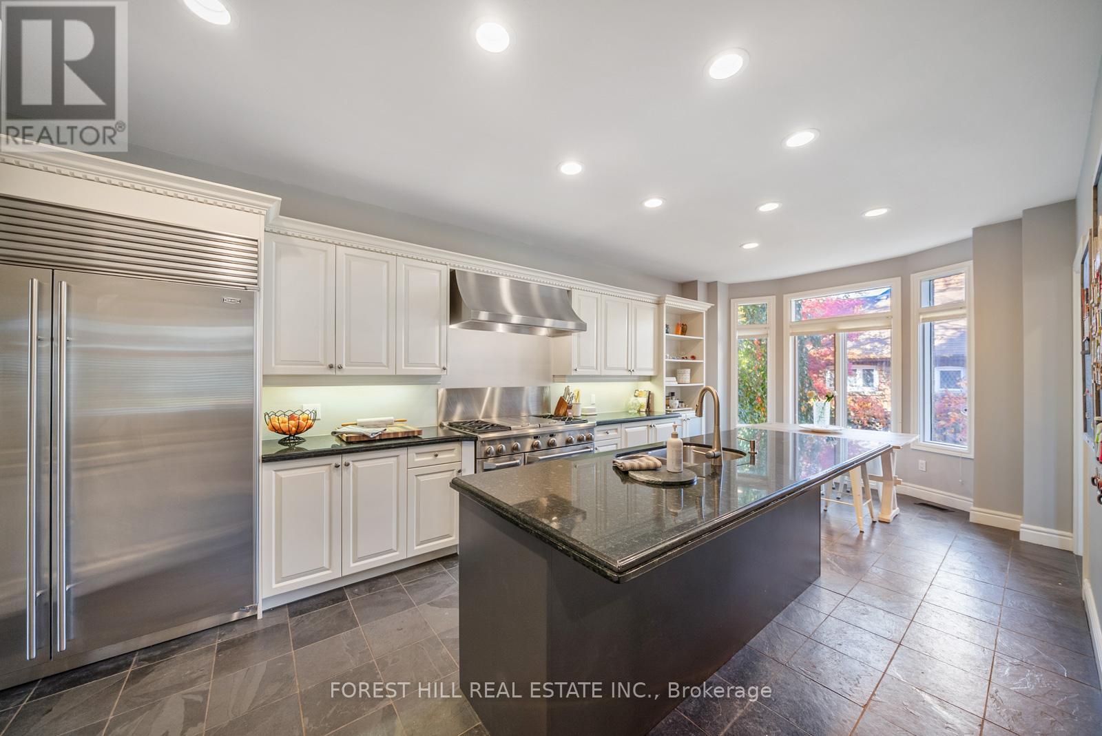 2 St Hildas Avenue, Toronto, Ontario  M4N 2P4 - Photo 16 - C12517190