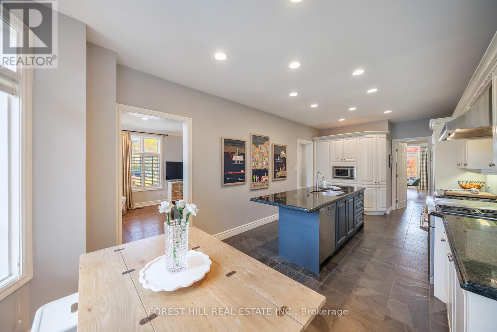 2 St Hildas Avenue, Toronto, Ontario  M4N 2P4 - Photo 19 - C12517190