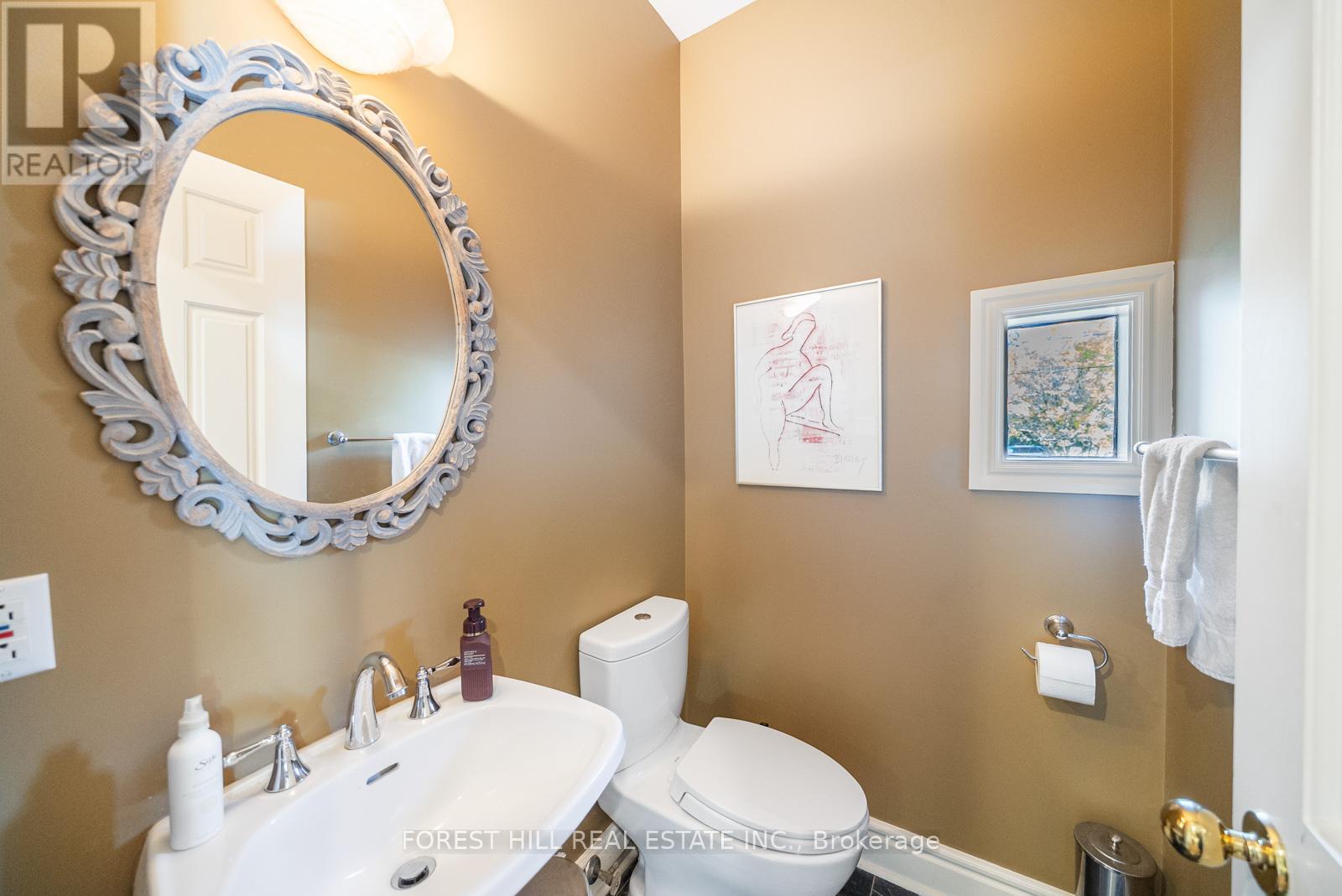 2 St Hildas Avenue, Toronto, Ontario  M4N 2P4 - Photo 24 - C12517190