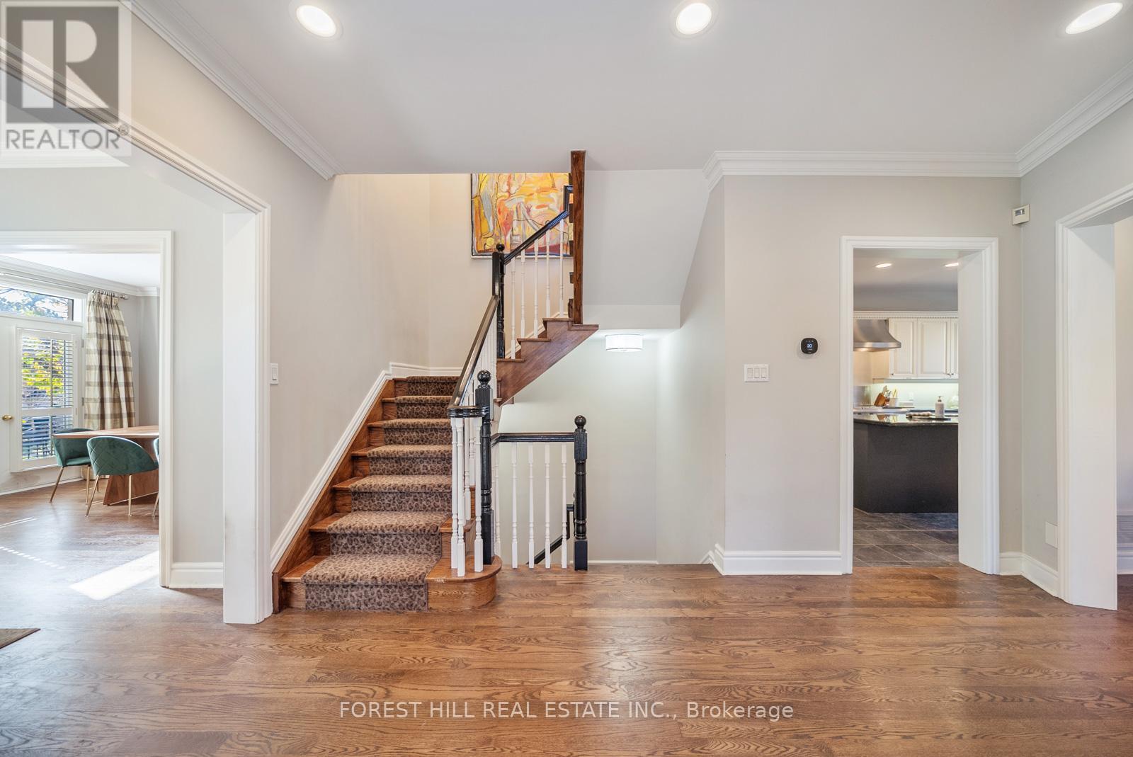 2 St Hildas Avenue, Toronto, Ontario  M4N 2P4 - Photo 6 - C12517190