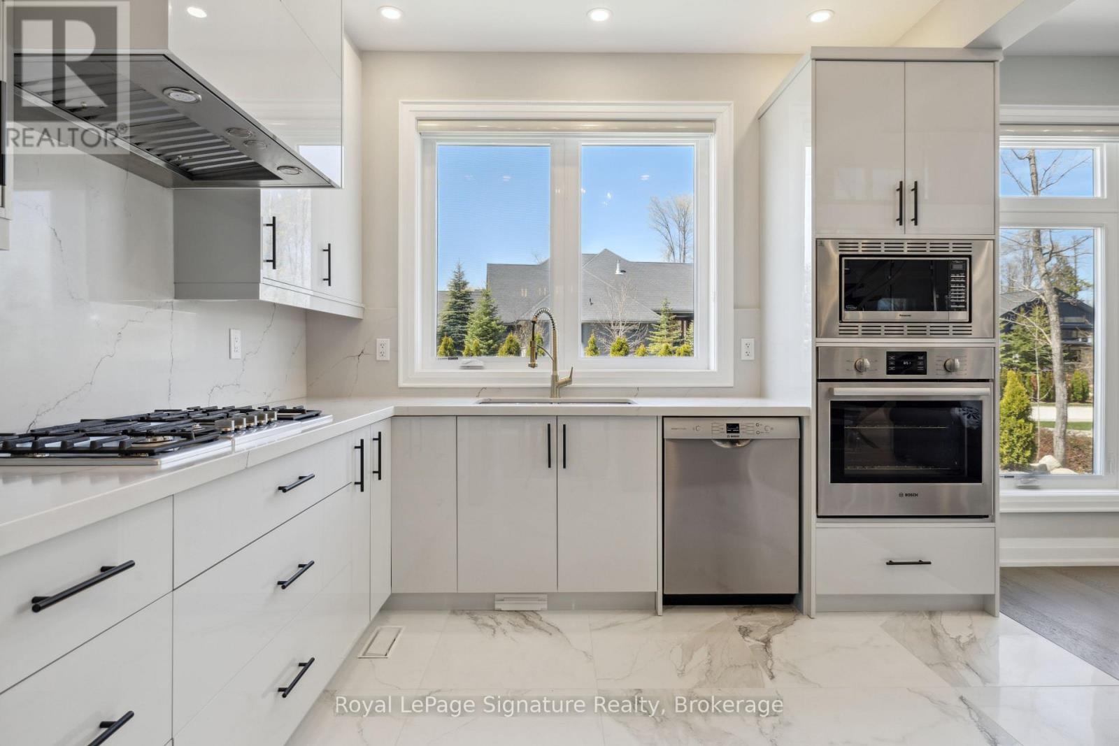 115 Rankin's Crescent, Blue Mountains, Ontario  N0H 2P0 - Photo 12 - X12517268