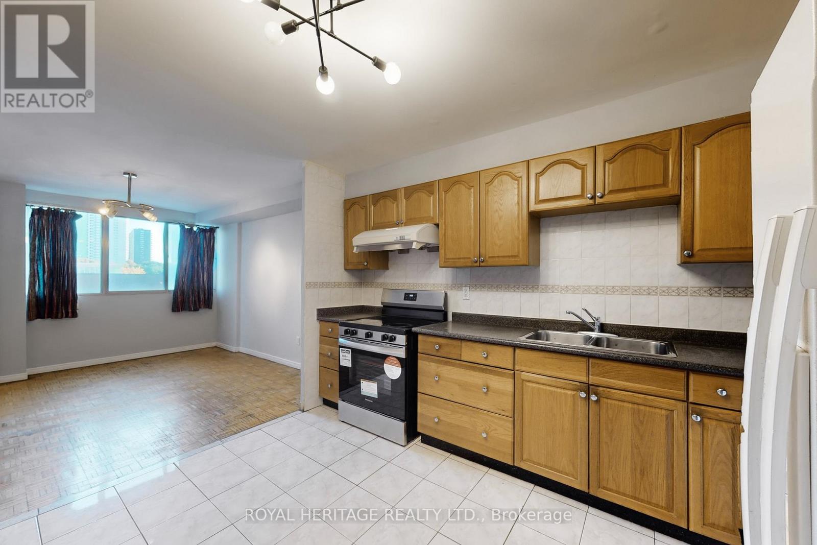 301 - 3 Massey Square, Toronto, Ontario  M4C 5L5 - Photo 13 - E12517156