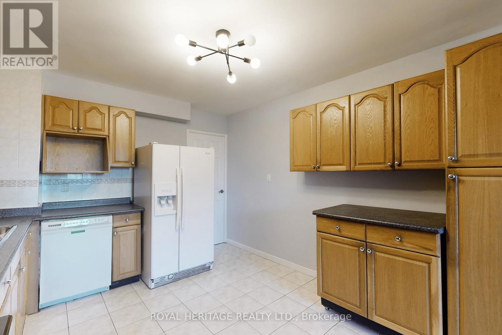 301 - 3 Massey Square, Toronto, Ontario  M4C 5L5 - Photo 14 - E12517156