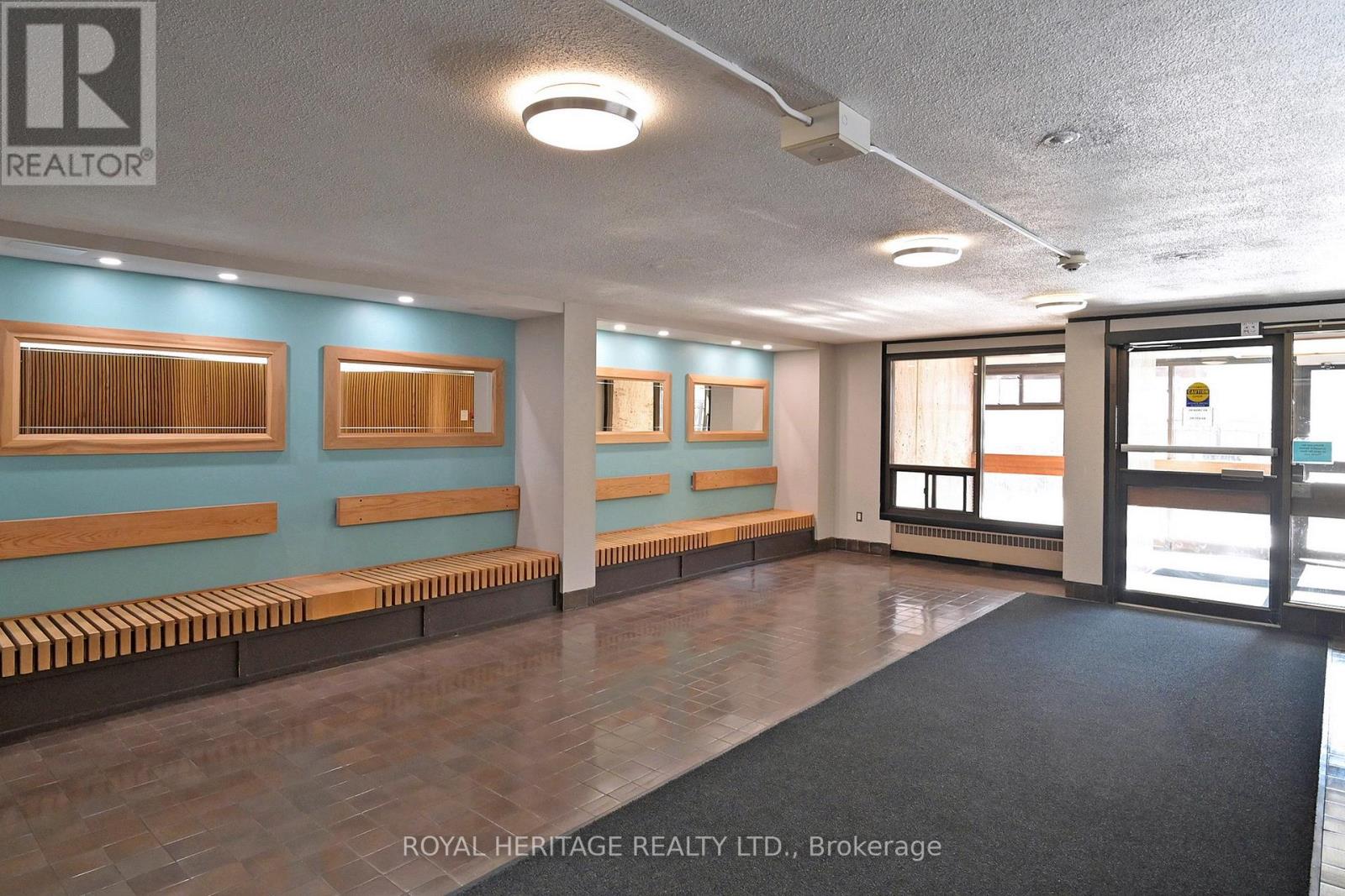 301 - 3 Massey Square, Toronto, Ontario  M4C 5L5 - Photo 3 - E12517156