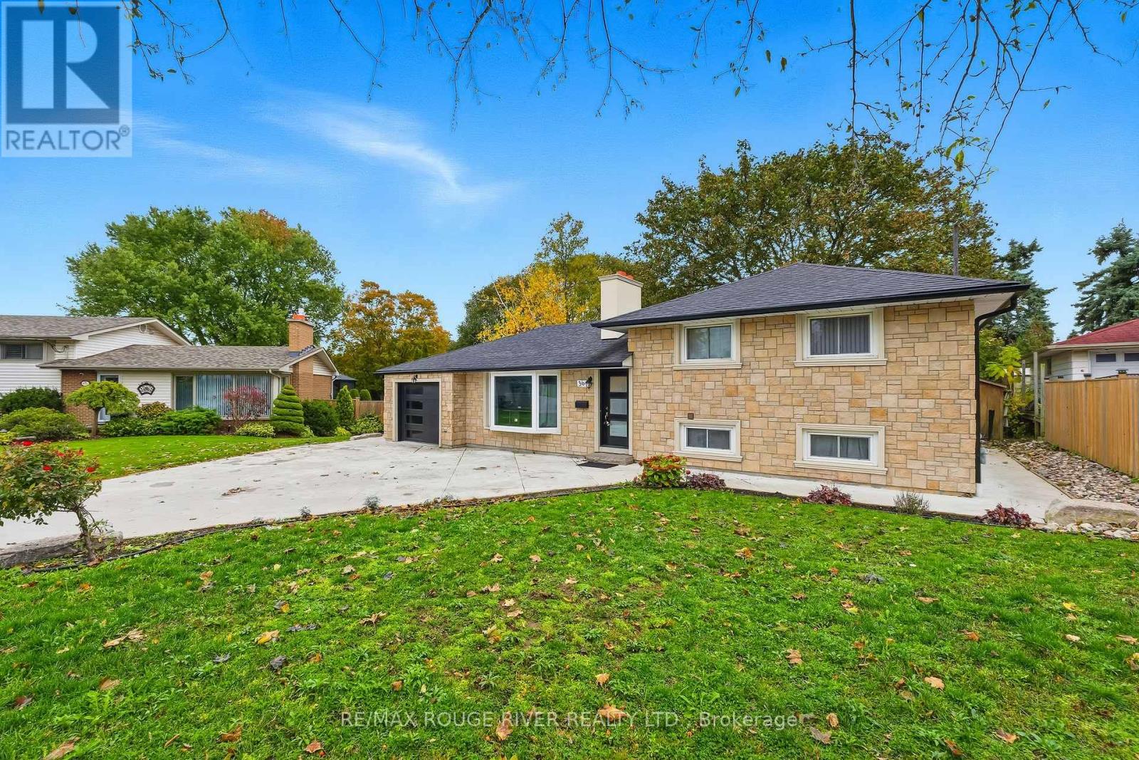 369 Glendale Avenue, Oshawa (Northglen), Ontario  L1J 3H6 - Photo 4 - E12512836