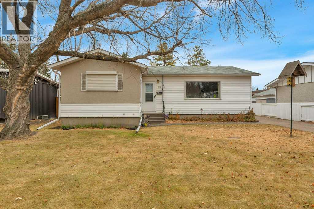 19 Spencer Street, Red Deer, Alberta  T4N 0B1 - Photo 1 - A2269198