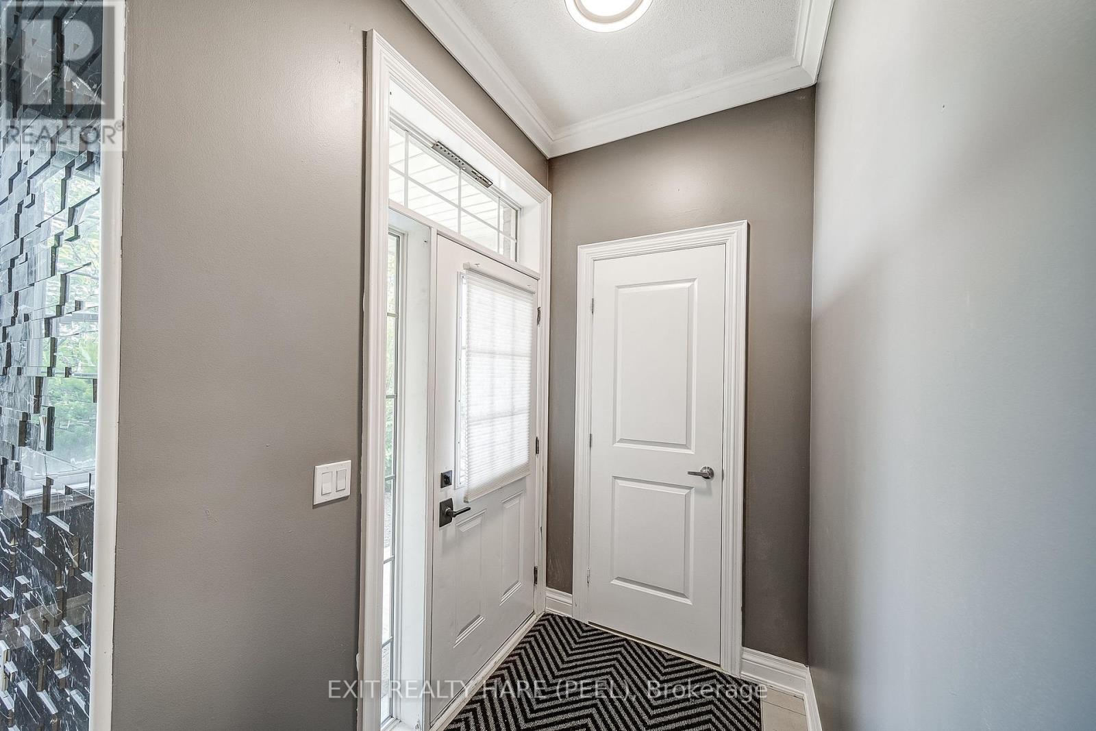 41 Poetry Drive, Vaughan, Ontario  L4H 3R1 - Photo 4 - N12517048