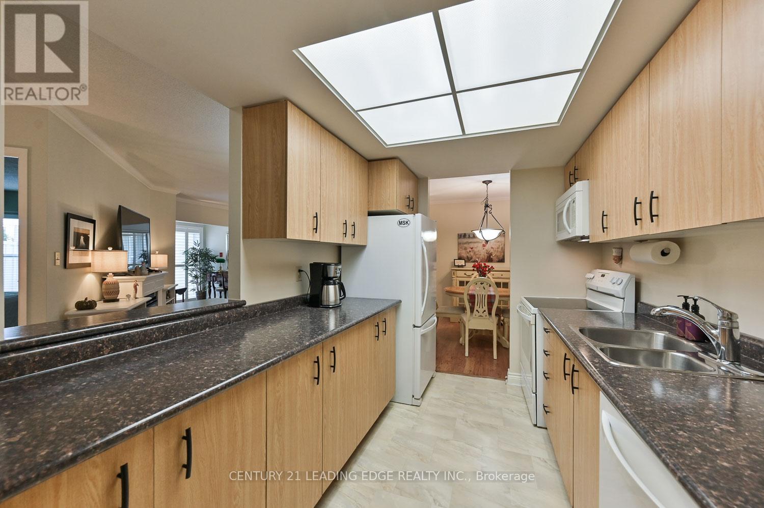 120 - 100 Anna Russell Way, Markham, Ontario  L3R 6C7 - Photo 10 - N12517076