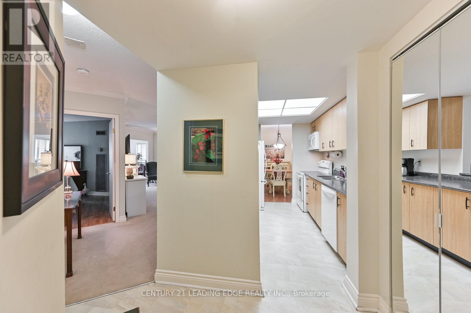 120 - 100 Anna Russell Way, Markham, Ontario  L3R 6C7 - Photo 8 - N12517076