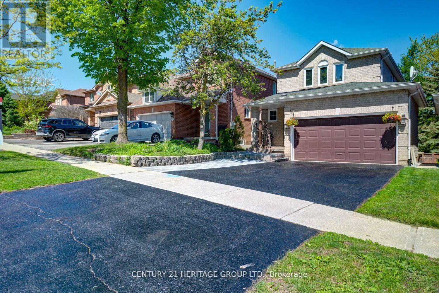 431 CARRUTHERS AVENUE, Newmarket, Ontario