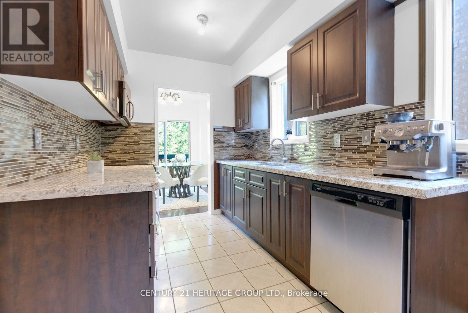 431 Carruthers Avenue, Newmarket, Ontario  L3X 2C1 - Photo 16 - N12517078