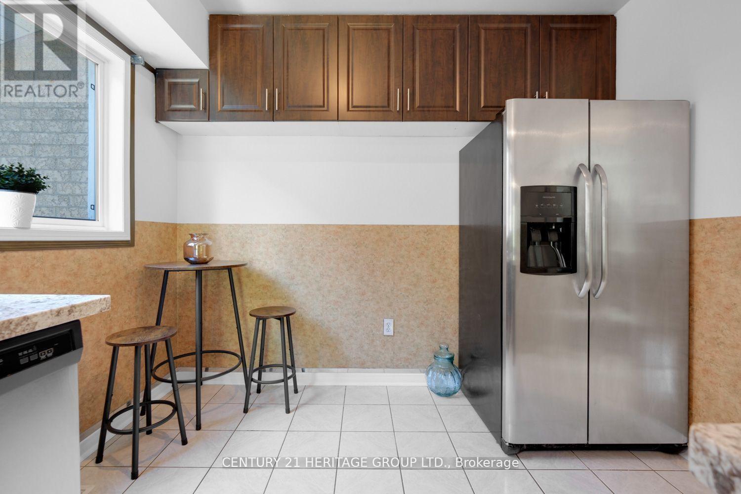 431 Carruthers Avenue, Newmarket, Ontario  L3X 2C1 - Photo 18 - N12517078