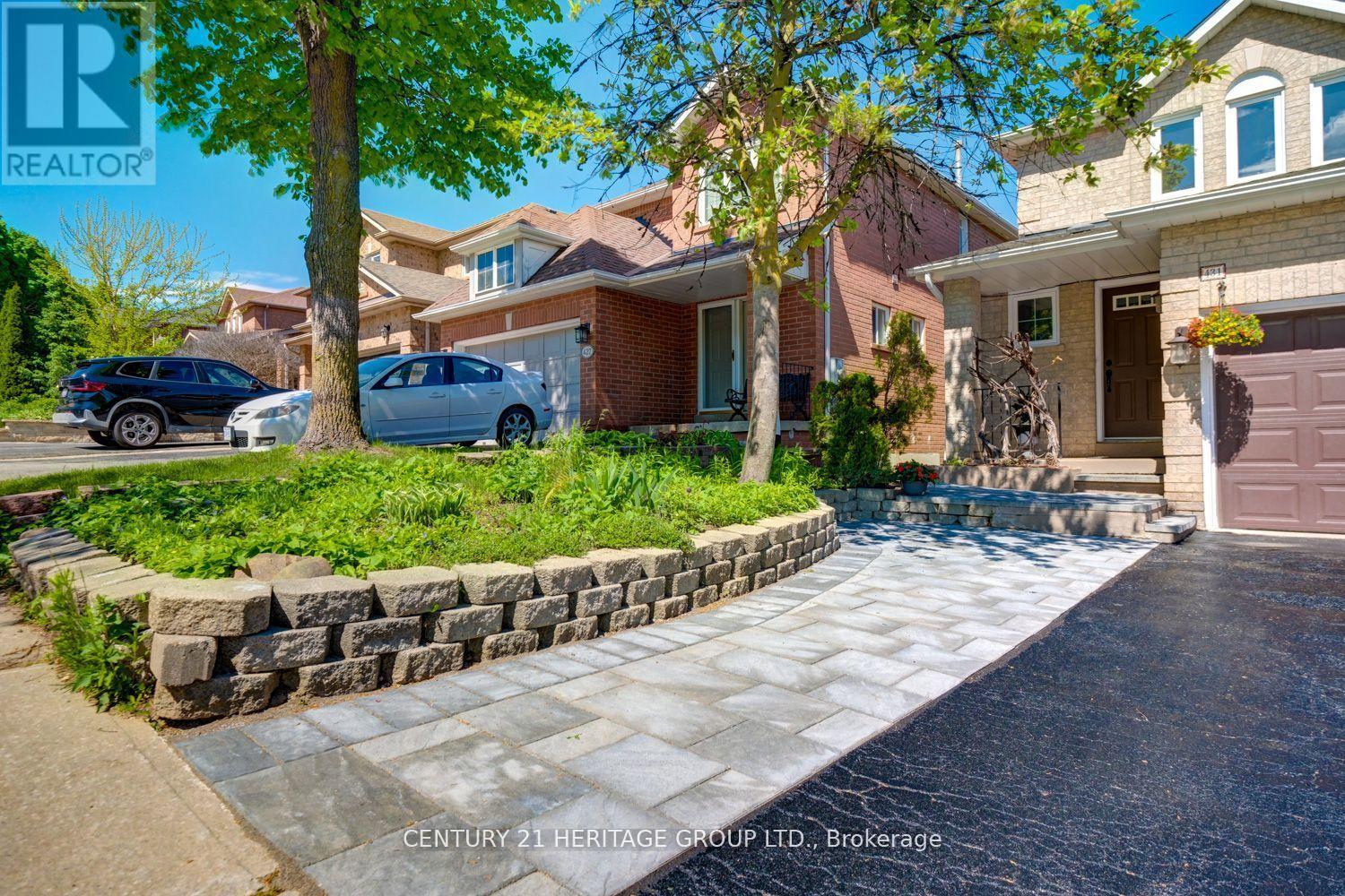 431 Carruthers Avenue, Newmarket, Ontario  L3X 2C1 - Photo 3 - N12517078