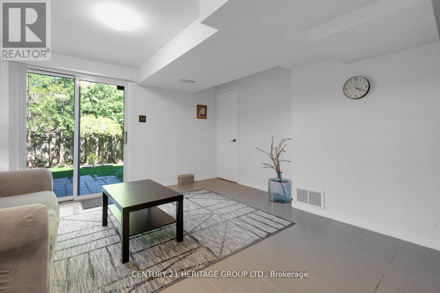 431 Carruthers Avenue, Newmarket, Ontario  L3X 2C1 - Photo 35 - N12517078