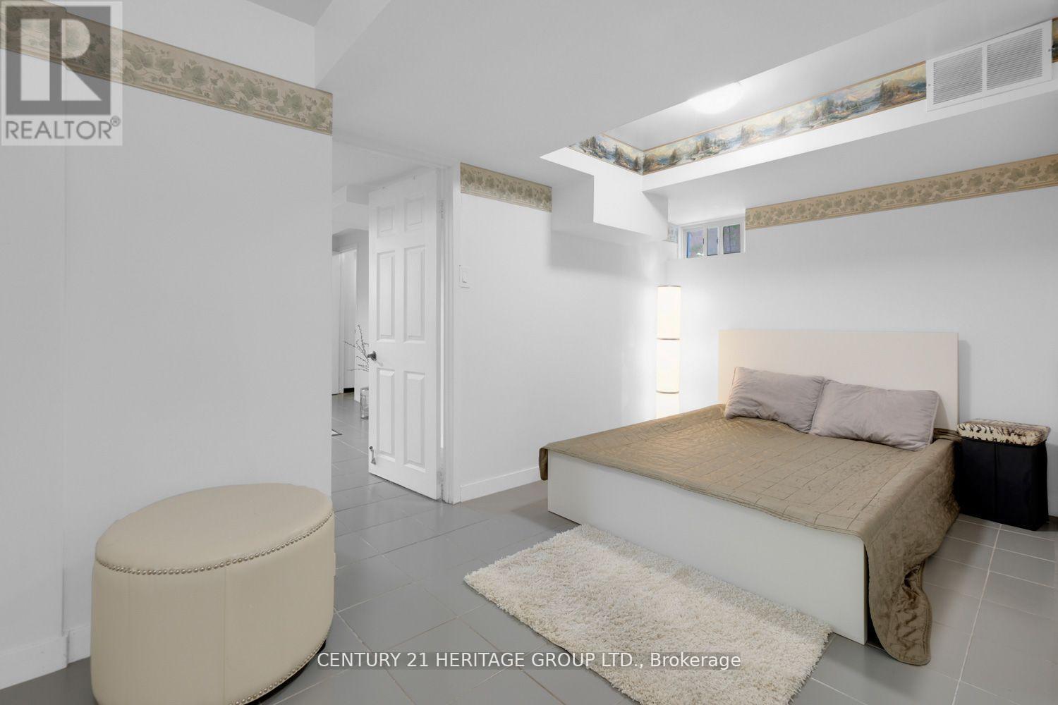 431 Carruthers Avenue, Newmarket, Ontario  L3X 2C1 - Photo 37 - N12517078