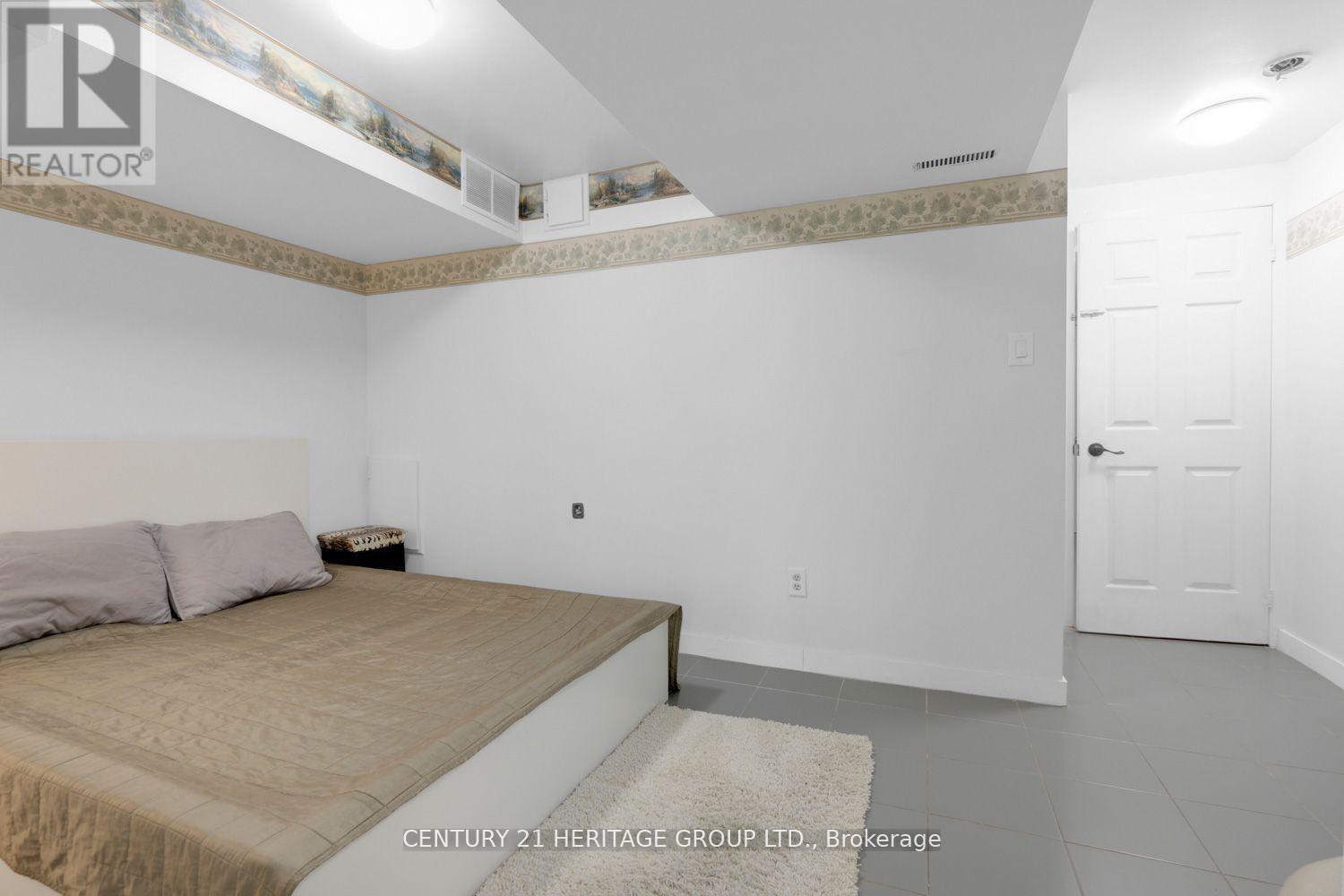 431 Carruthers Avenue, Newmarket, Ontario  L3X 2C1 - Photo 38 - N12517078