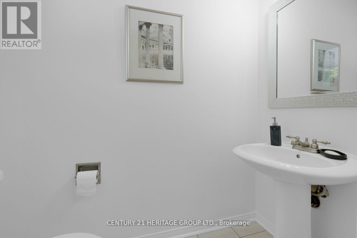 431 Carruthers Avenue, Newmarket, Ontario  L3X 2C1 - Photo 7 - N12517078