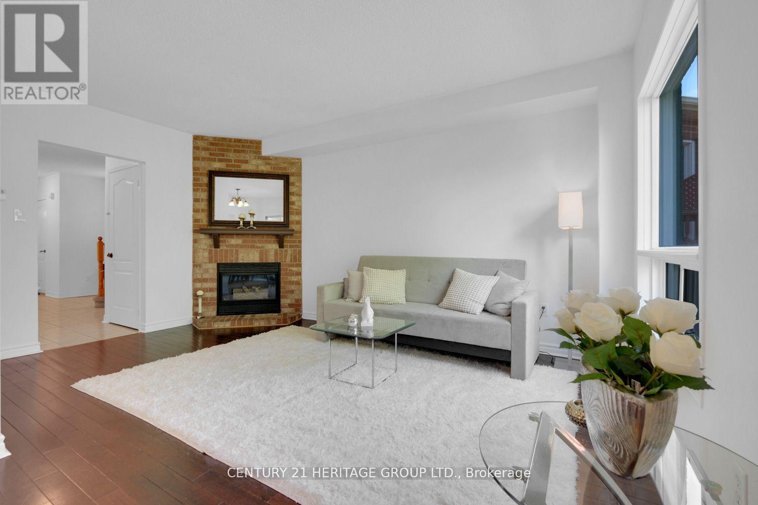 431 Carruthers Avenue, Newmarket, Ontario  L3X 2C1 - Photo 9 - N12517078