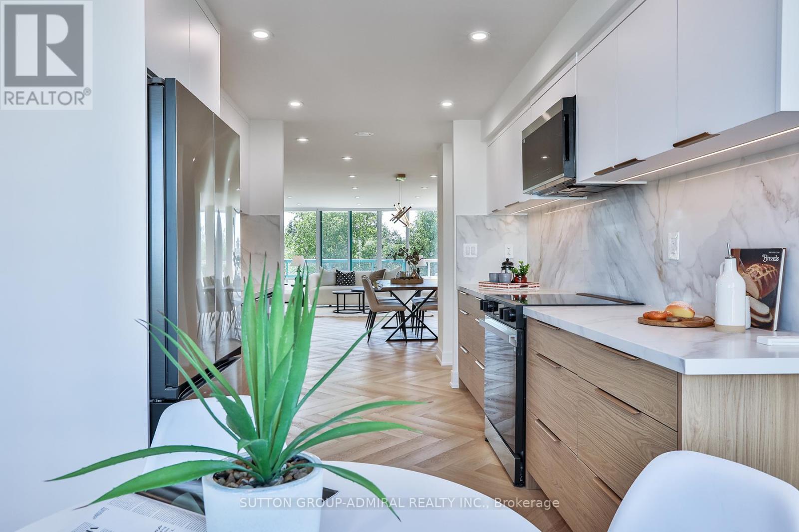 610 - 7250 Yonge Street, Vaughan, Ontario  L4J 7X1 - Photo 11 - N12517092