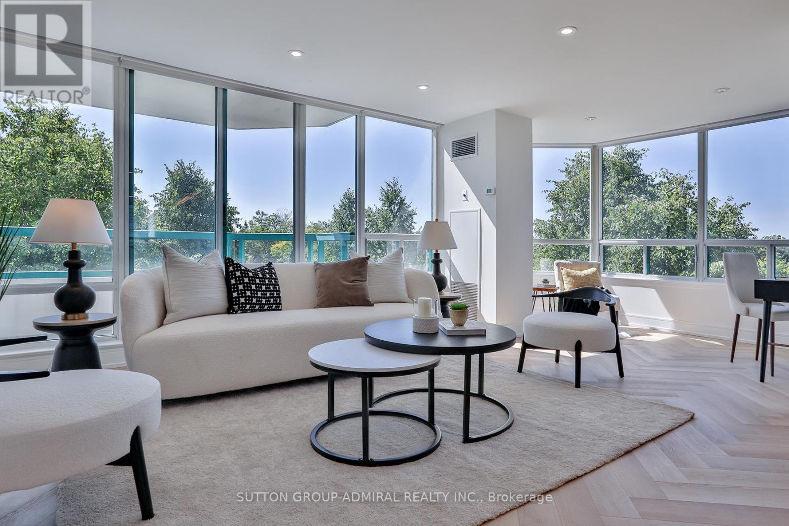 610 - 7250 Yonge Street, Vaughan, Ontario  L4J 7X1 - Photo 3 - N12517092