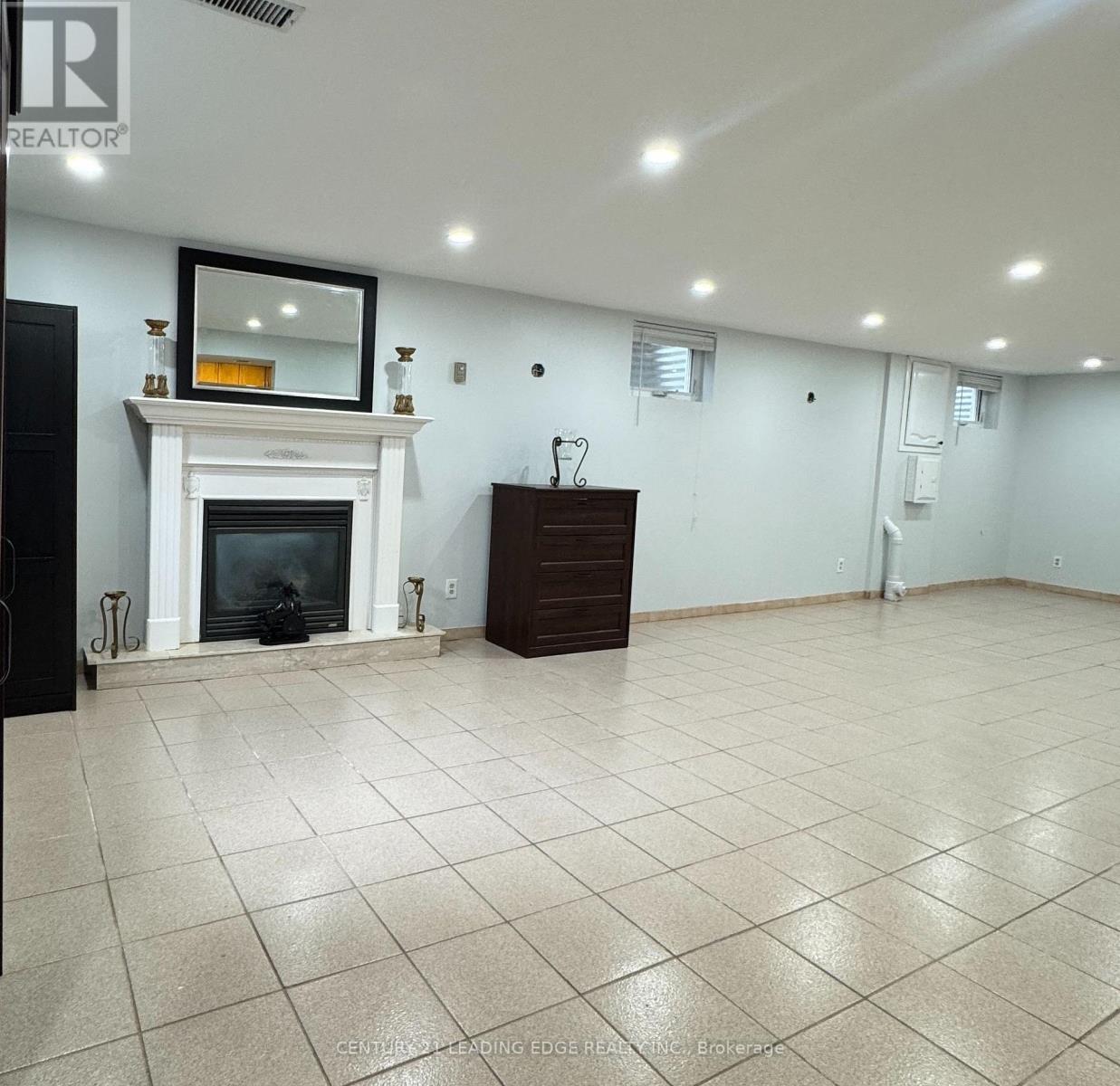 Bsmt - 63 Canterbury Court, Richmond Hill, Ontario  L4C 8E7 - Photo 4 - N12517120