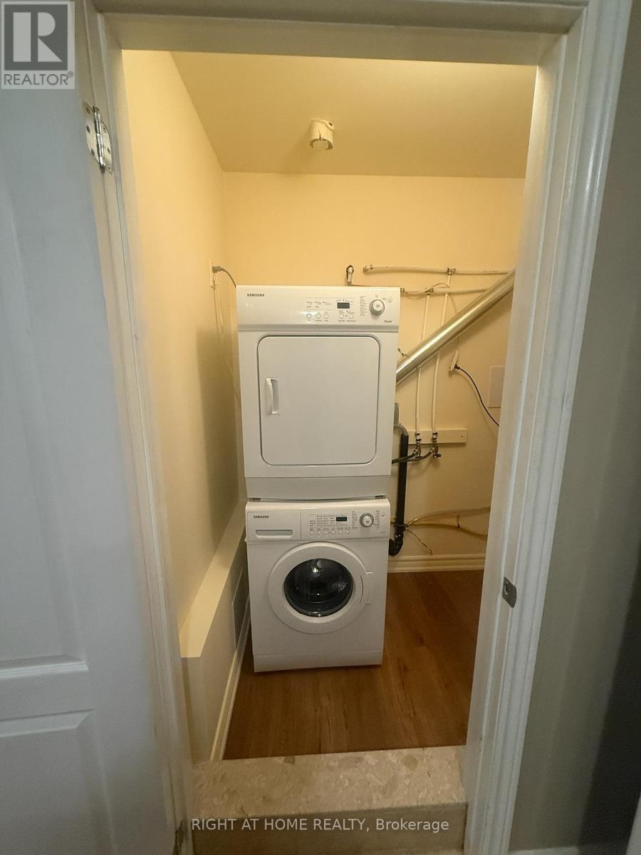 Coach House - 7 Ivy Stone Court, Markham, Ontario  L6B 1H6 - Photo 11 - N12517128