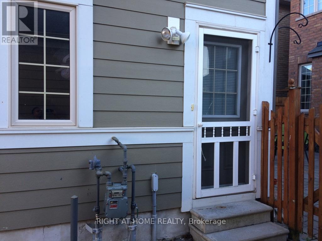 Coach House - 7 Ivy Stone Court, Markham, Ontario  L6B 1H6 - Photo 15 - N12517128