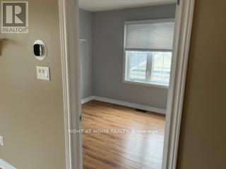 Coach House - 7 Ivy Stone Court, Markham, Ontario  L6B 1H6 - Photo 5 - N12517128