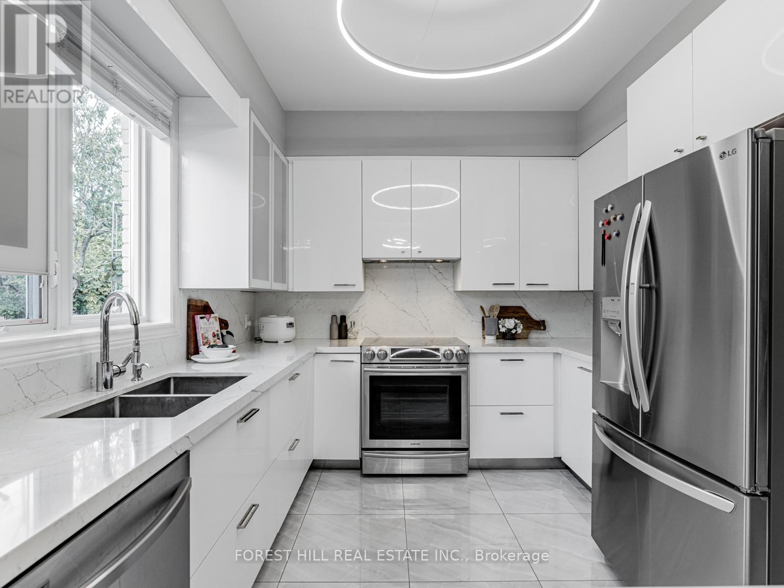 134 Royal Palm Drive, Vaughan, Ontario  L4J 8K1 - Photo 13 - N12517188