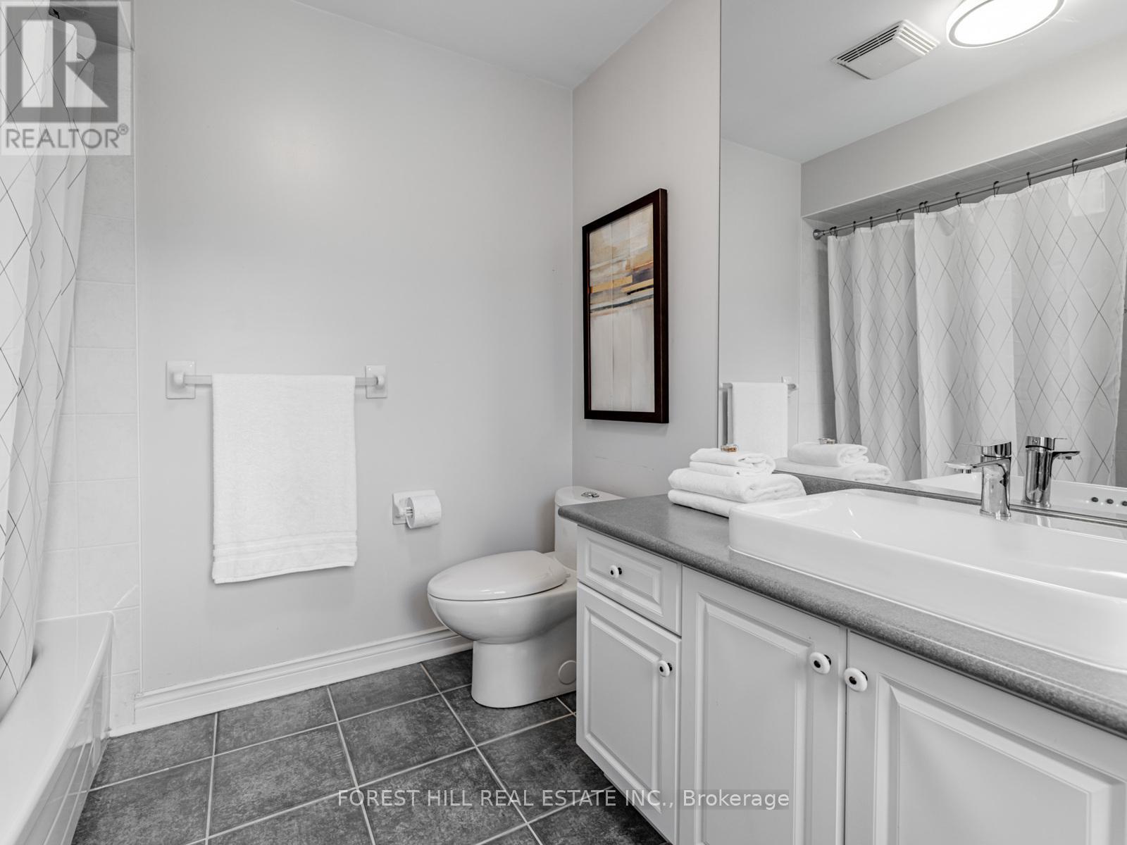 134 Royal Palm Drive, Vaughan, Ontario  L4J 8K1 - Photo 19 - N12517188