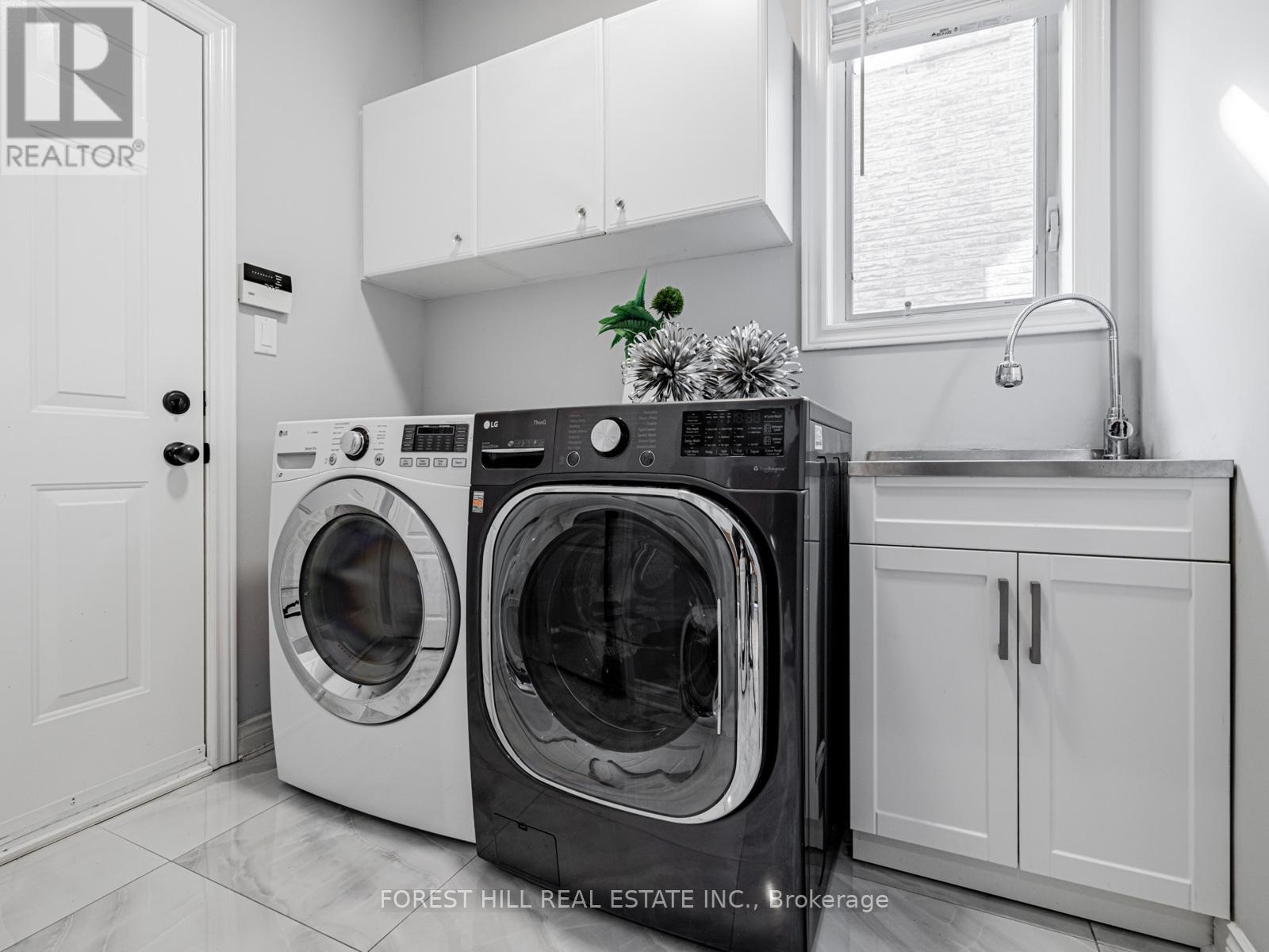 134 Royal Palm Drive, Vaughan, Ontario  L4J 8K1 - Photo 3 - N12517188