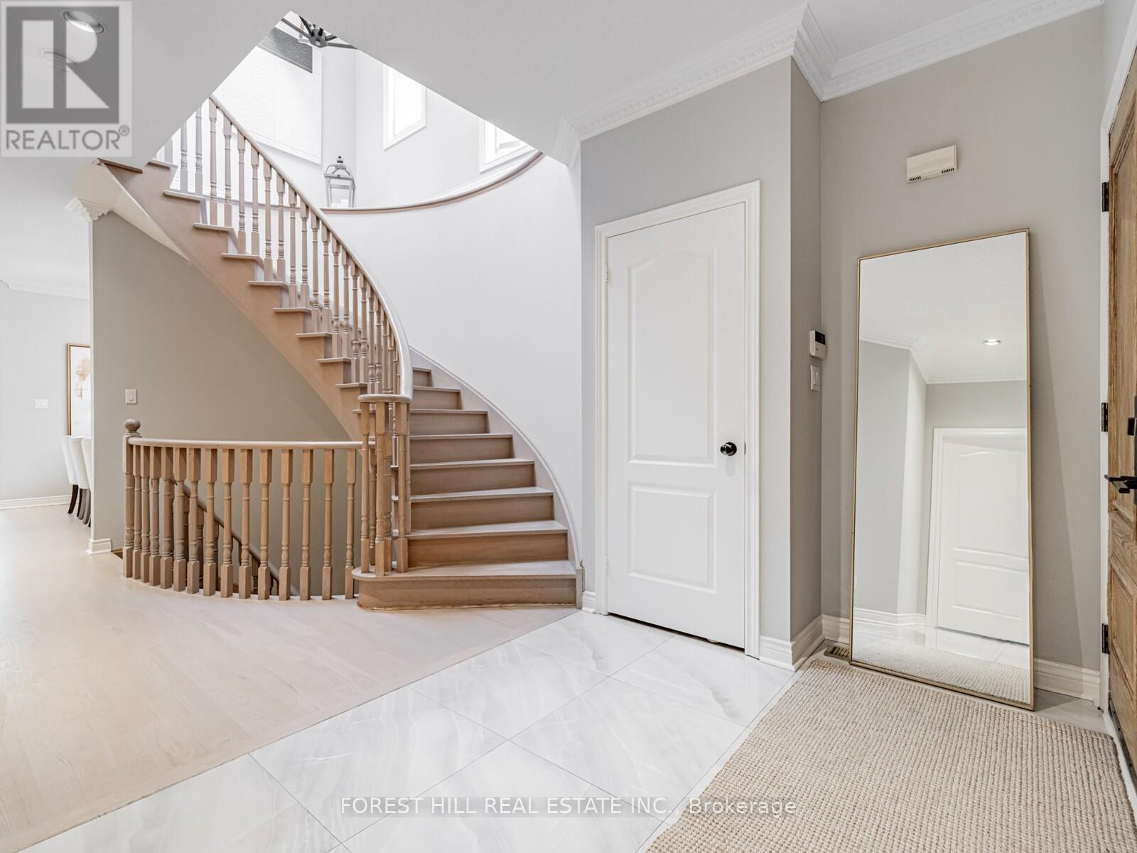 134 Royal Palm Drive, Vaughan, Ontario  L4J 8K1 - Photo 6 - N12517188