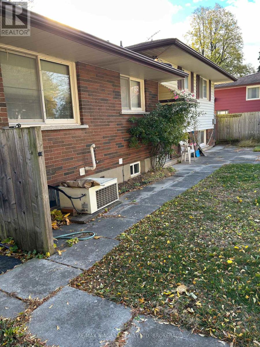 4367 Maplewood Avenue W, Niagara Falls, Ontario  L2E 5T6 - Photo 3 - X12515792