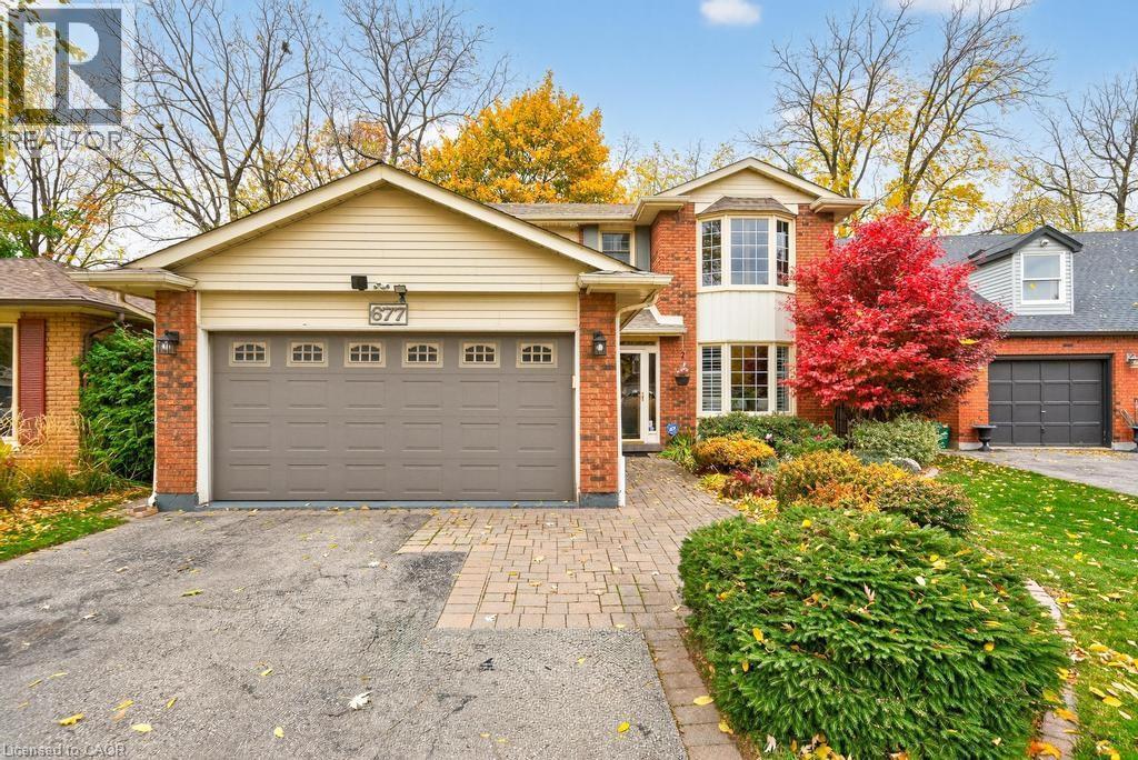 677 Powell Court, Burlington, Ontario L7R 3E7 - Photo 2 - 40785712