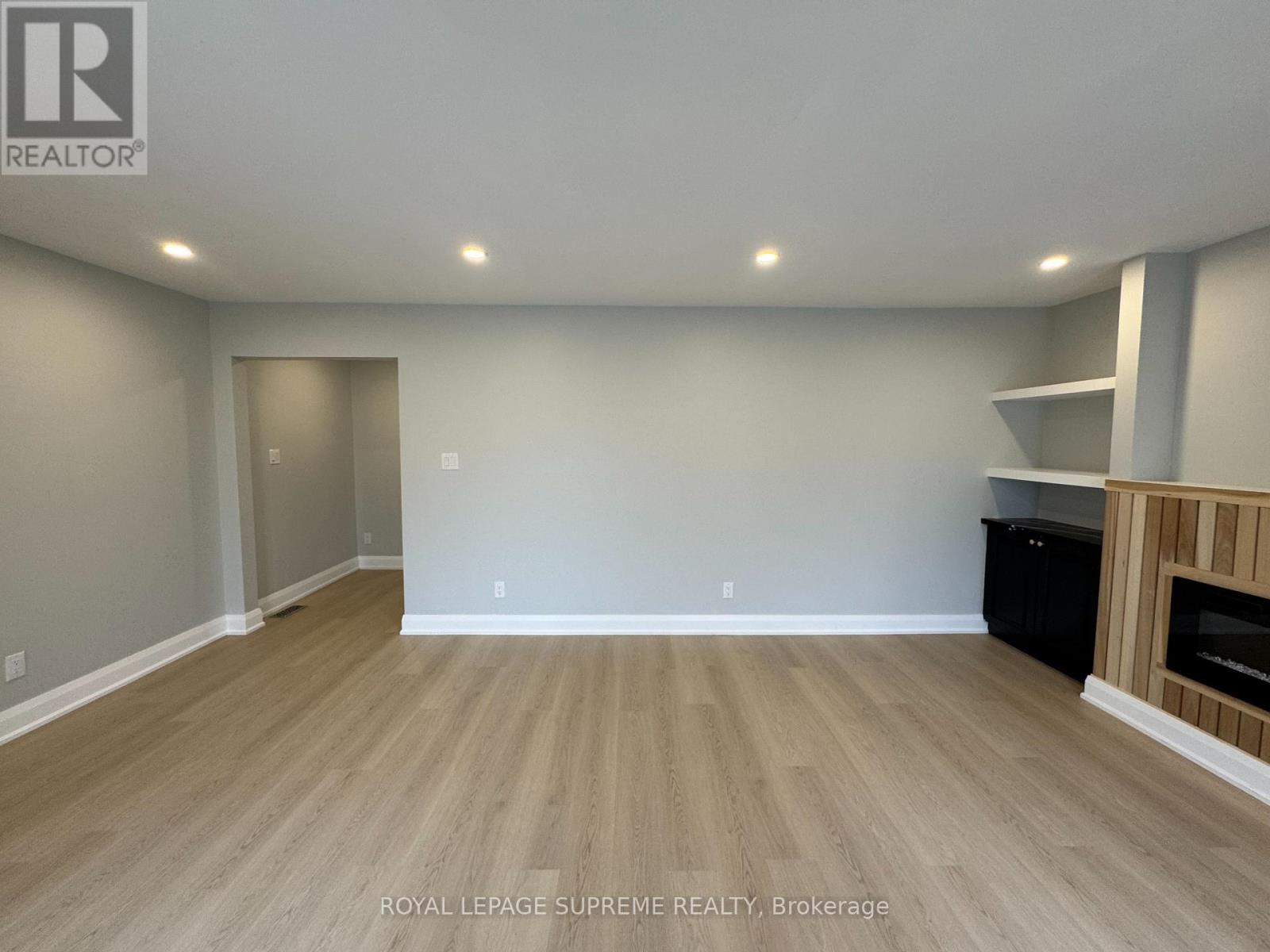 Upper - 8 Redwood Court, Barrie, Ontario  L4M 5G7 - Photo 3 - S12517096