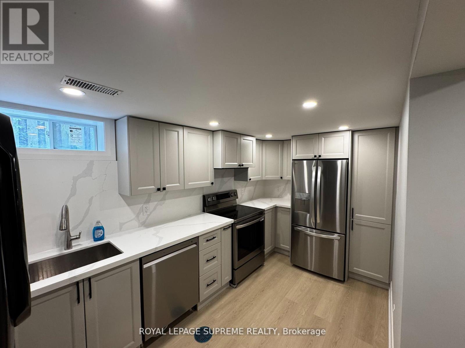 Basement - 8 Redwood Court, Barrie, Ontario  L4M 5G7 - Photo 2 - S12517110