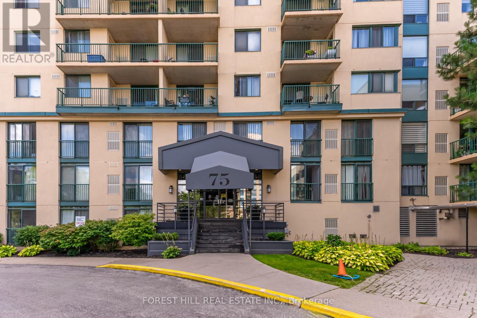 410 - 75 Ellen Street, Barrie, Ontario  L4N 7R6 - Photo 2 - S12517126