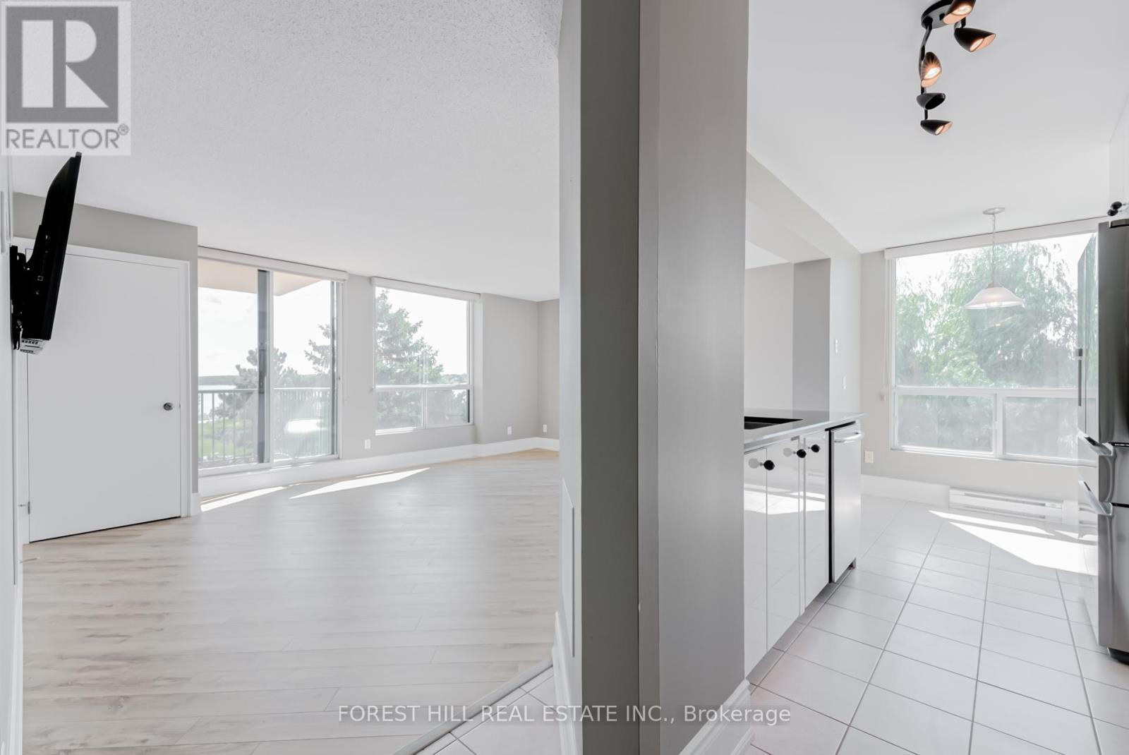 410 - 75 Ellen Street, Barrie, Ontario  L4N 7R6 - Photo 5 - S12517126